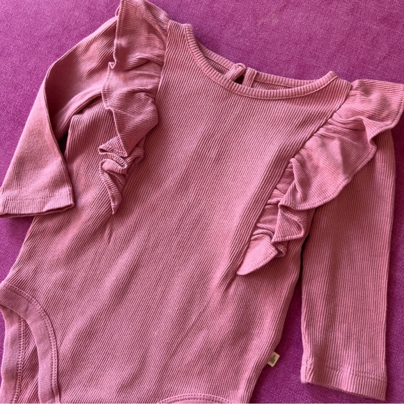 GAP Rip Knit Ruffle Long Sleeve Bodysuit - Picture 2 of 4